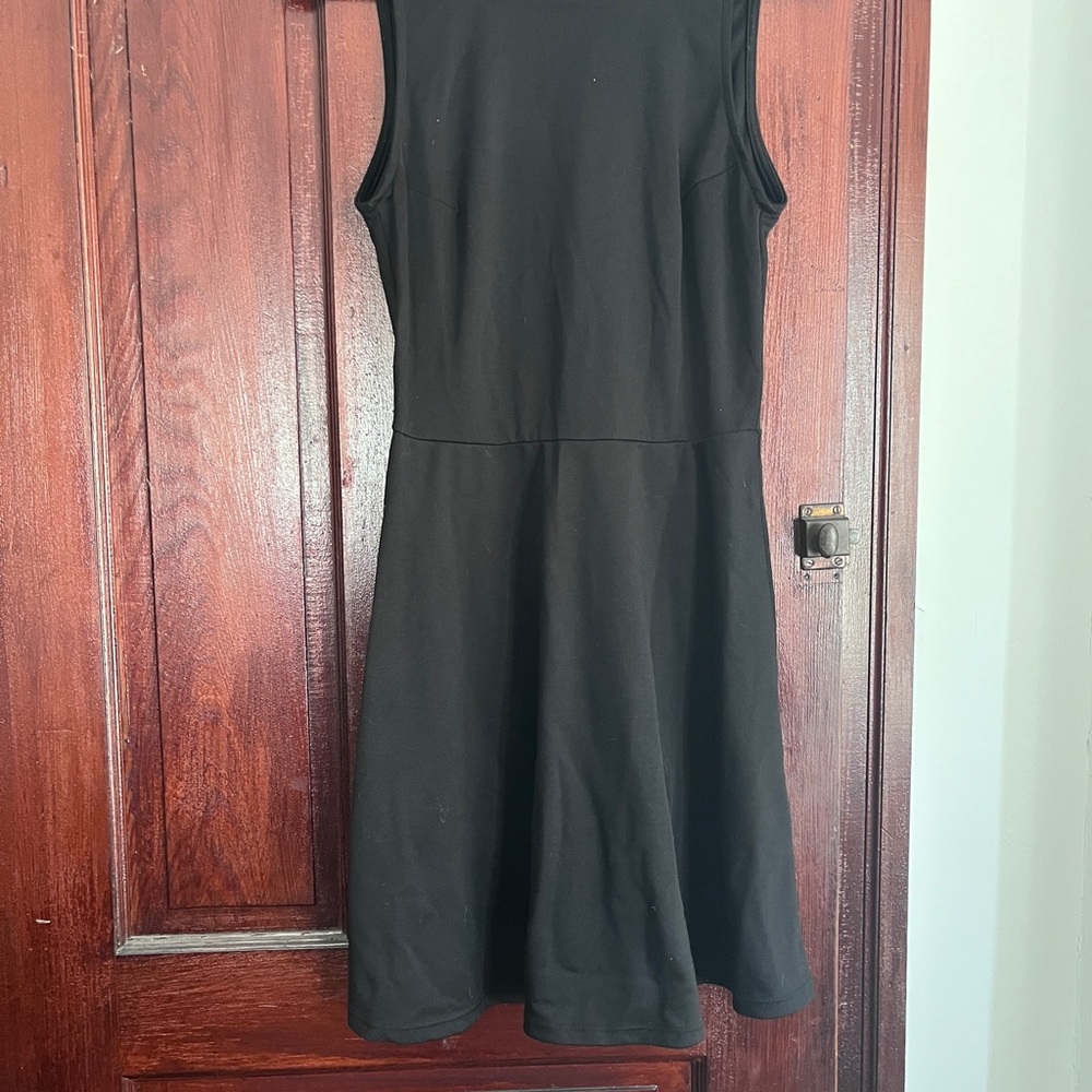 Elegant Black Sleeveless Dress